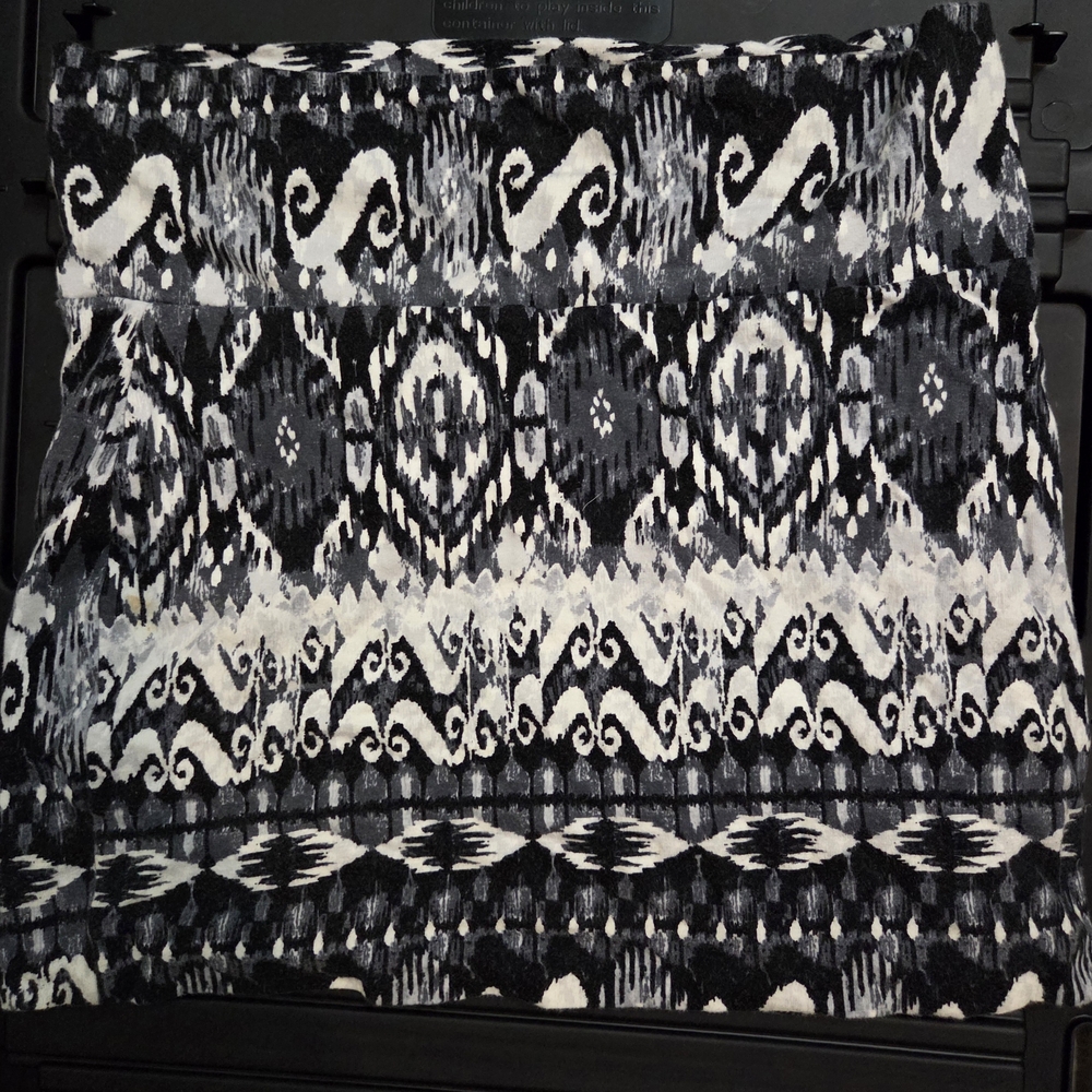 Belle de Jour Black & White Patterned Skirt